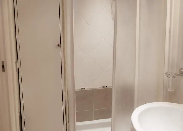 Quiet With Balcony - 30 Min To Center - Airport Link - By Orpi Rent