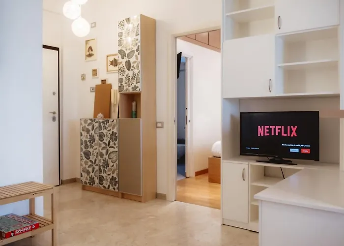 Quiet With Balcony - 30 Min To Center - Airport Link - By Orpi Rent Apartment *